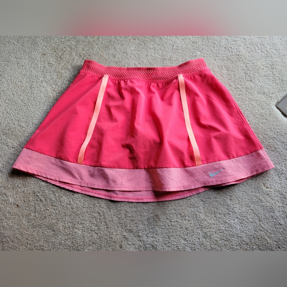 nike drifit tennis skort.   medium